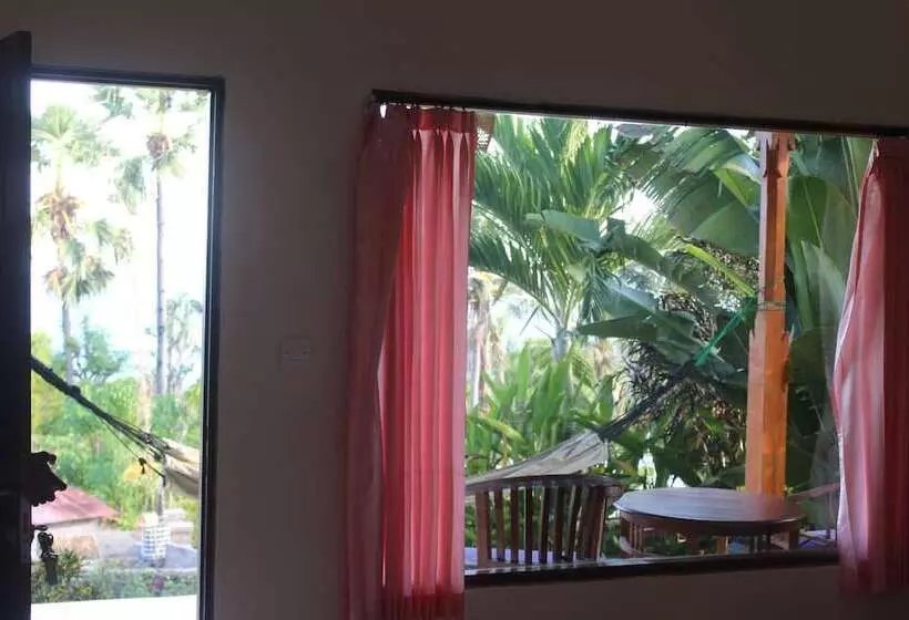 ペンション Frangipani Inn & Restaurant