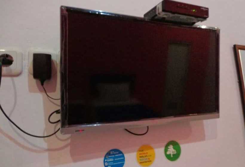 הוסטל Griya Surya Solo