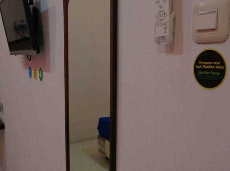 הוסטל Griya Surya Solo