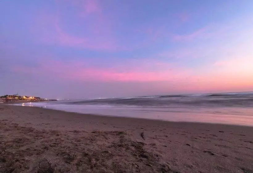 ユースホステル Yandra Guest House By Oyo Rooms