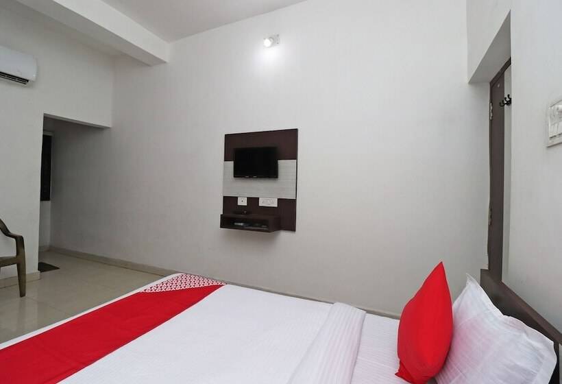 בית מלון כפרי Bhuneshwar By Oyo Rooms