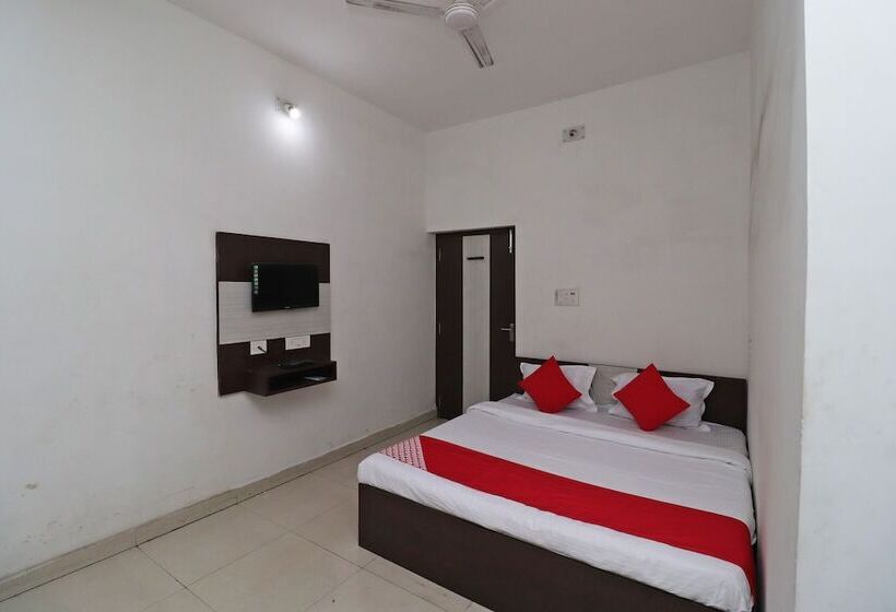 בית מלון כפרי Bhuneshwar By Oyo Rooms