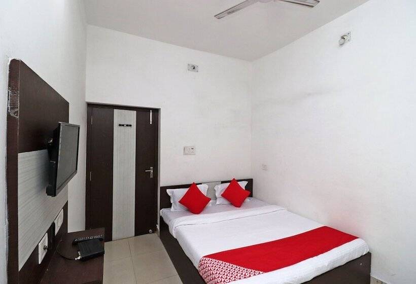 בית מלון כפרי Bhuneshwar By Oyo Rooms