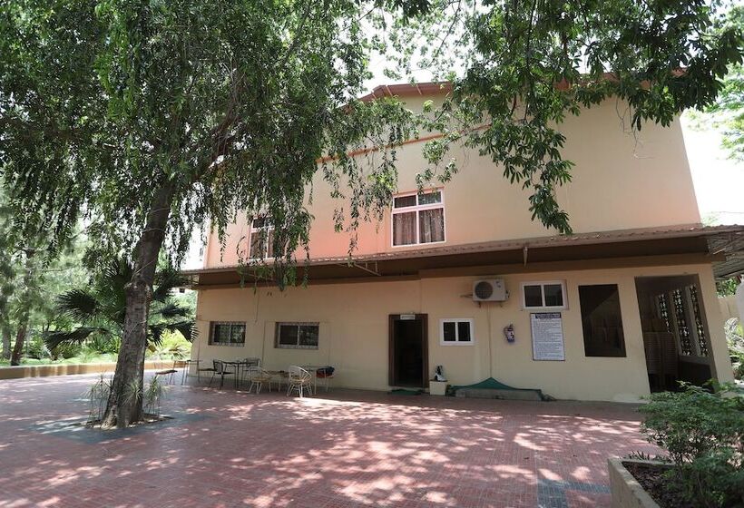 酒店 Blue Lotus Club And Resorts By Oyo Rooms