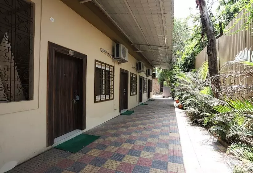 ホテル Blue Lotus Club And Resorts By Oyo Rooms