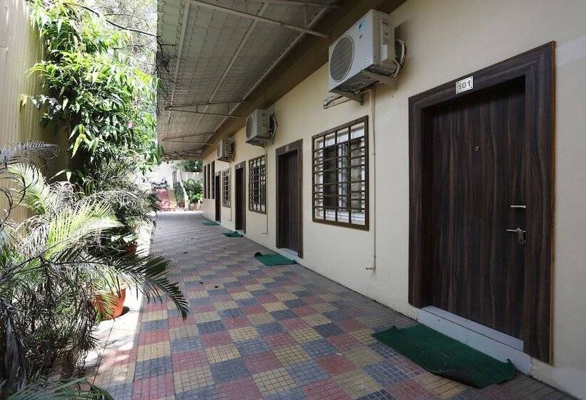 酒店 Blue Lotus Club And Resorts By Oyo Rooms