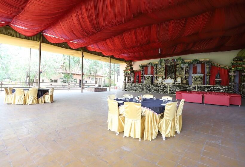 酒店 Blue Lotus Club And Resorts By Oyo Rooms