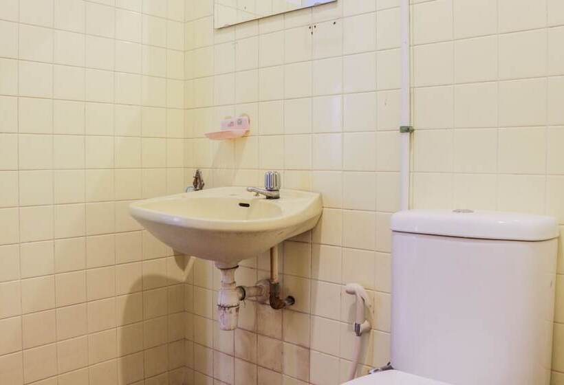 בית מלון כפרי Budi Famili 2 By Oyo Rooms