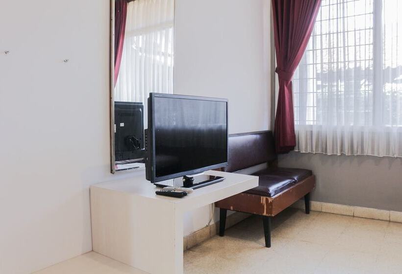 בית מלון כפרי Budi Famili 2 By Oyo Rooms