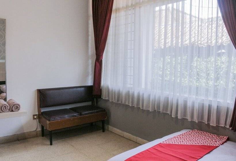 בית מלון כפרי Budi Famili 2 By Oyo Rooms