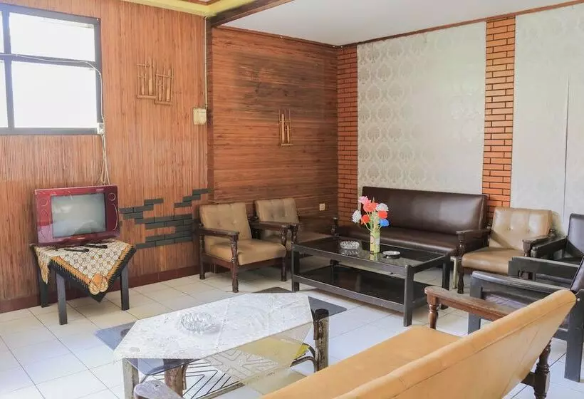 Hotelli Budi Famili 2 By Oyo Rooms