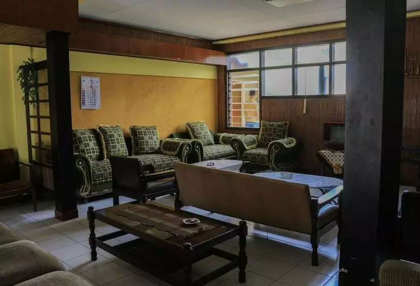 Hotelli Budi Famili 2 By Oyo Rooms