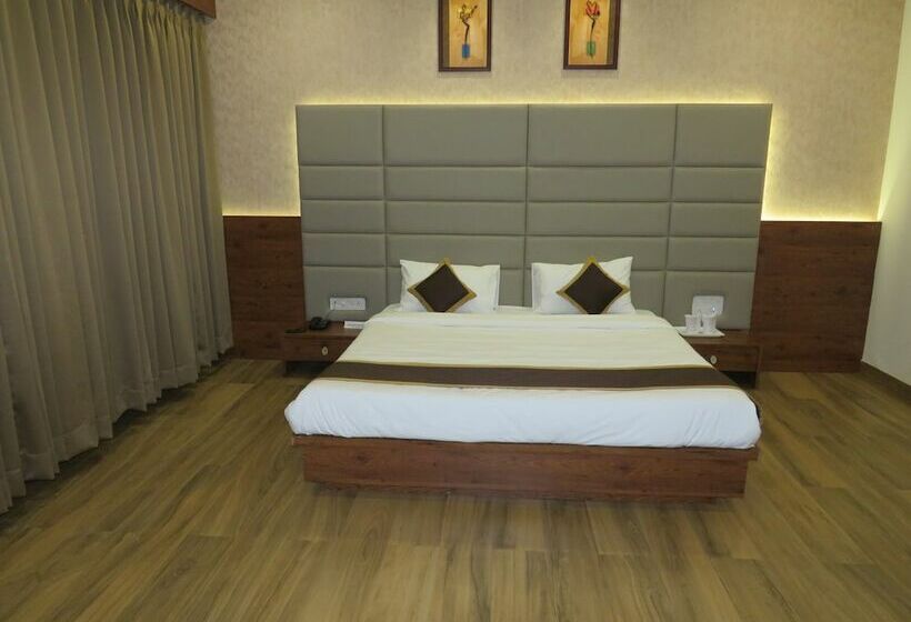 Отель Dariyalal