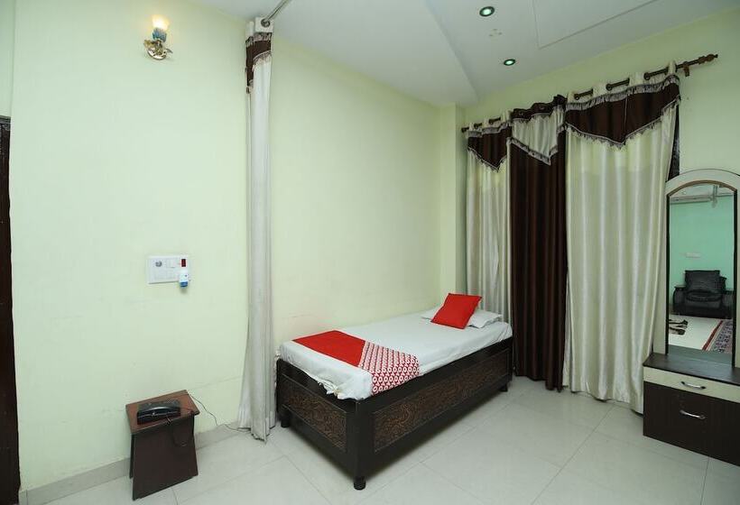 Отель Deep Palace