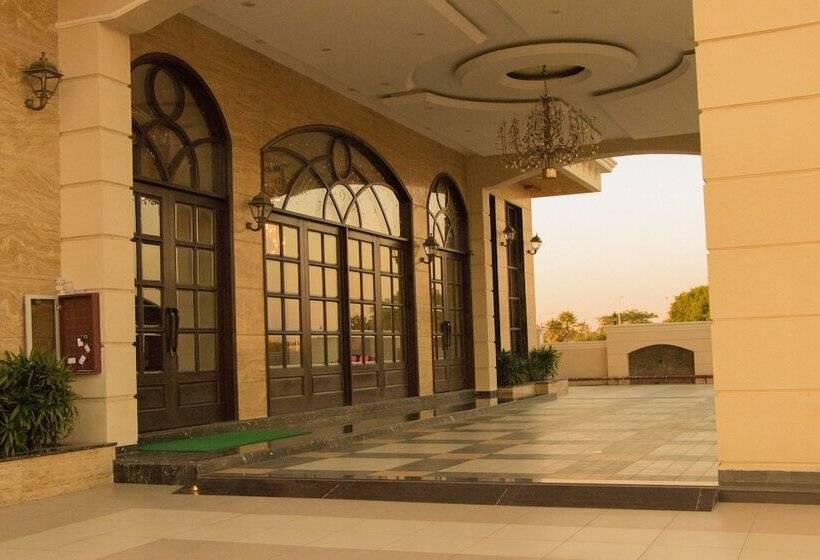 בית מלון כפרי Regenta Central Indore