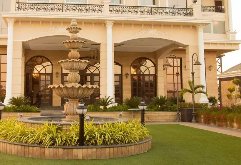 Hotelli Regenta Central Indore