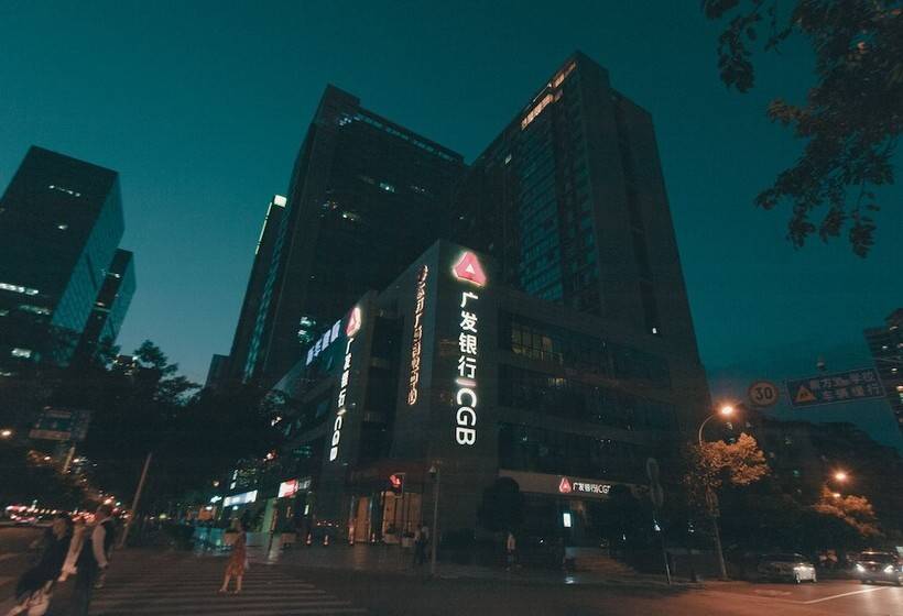 Отель White Waltz