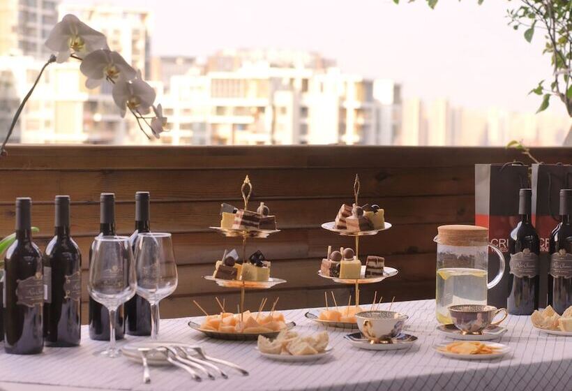 Отель White Waltz