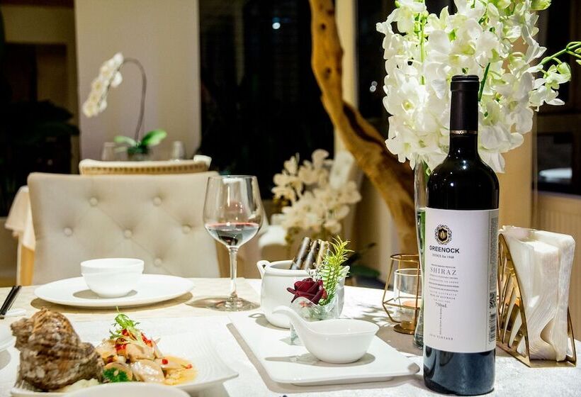 Отель White Waltz