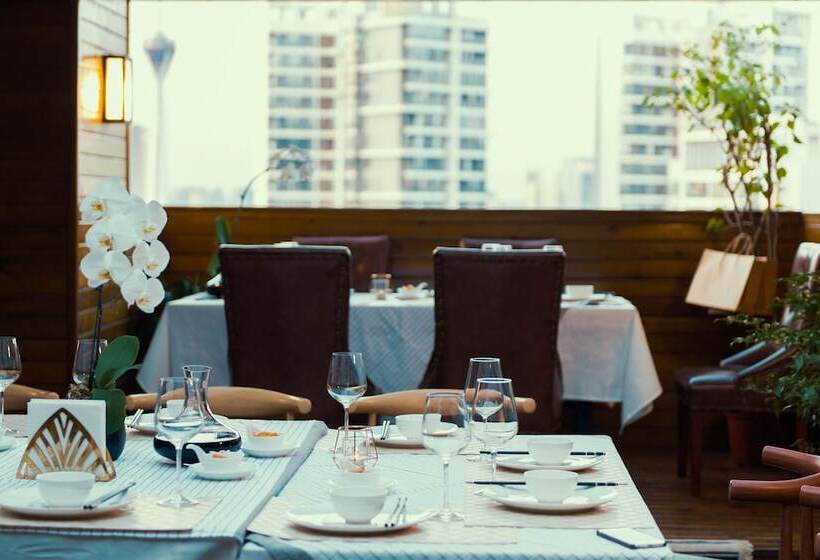 Отель White Waltz