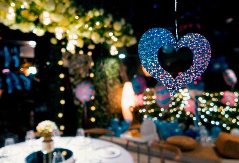 Отель White Waltz