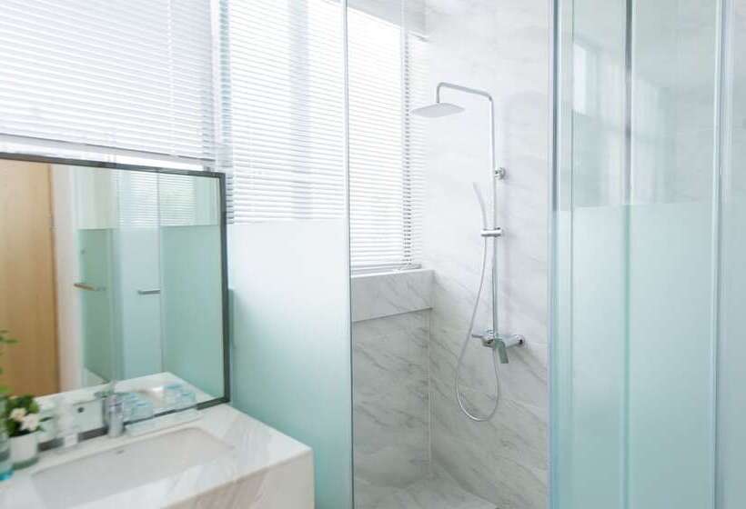 Отель White Waltz