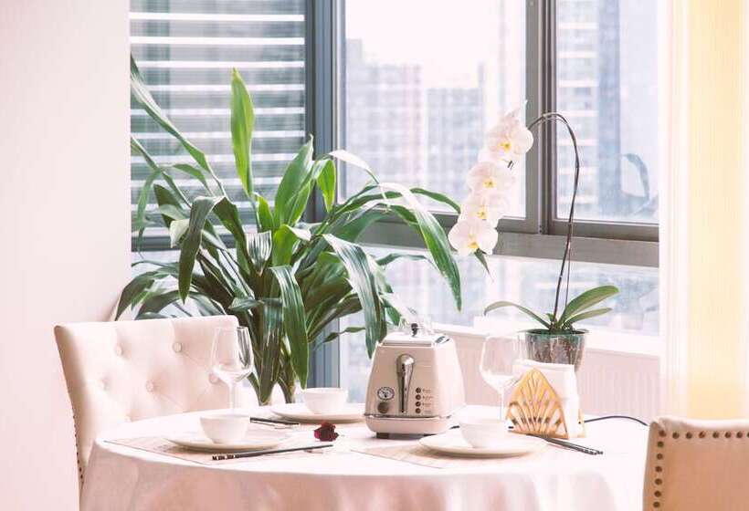 Отель White Waltz