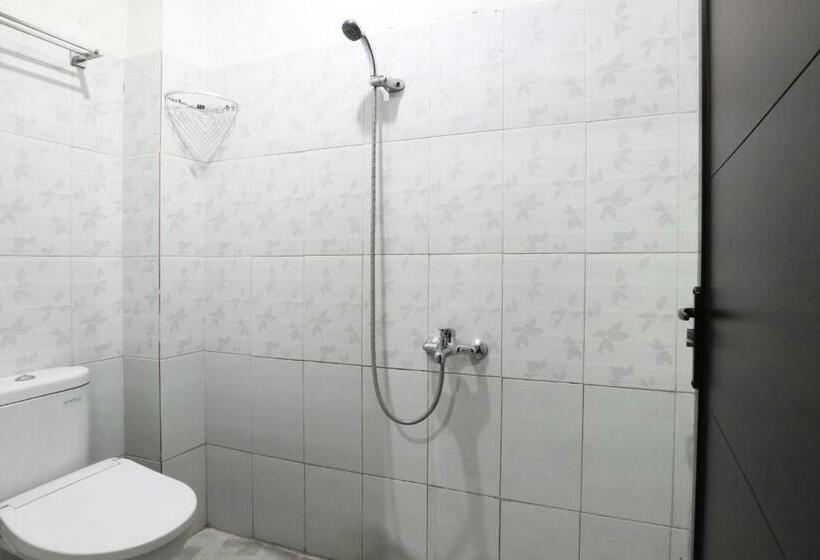 פנסיון Saloka Guest House & Residence