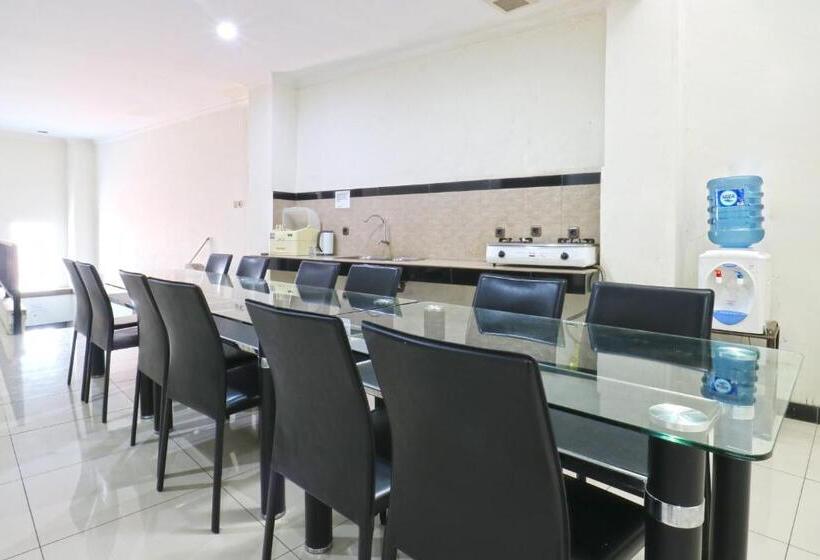 פנסיון Saloka Guest House & Residence