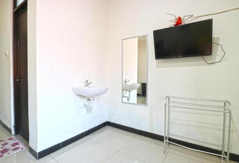 פנסיון Saloka Guest House & Residence