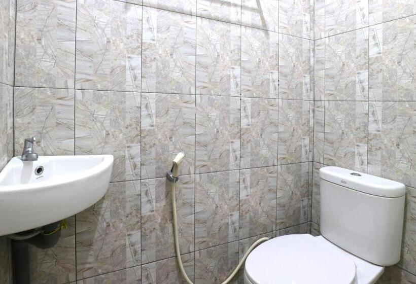 פנסיון Saloka Guest House & Residence