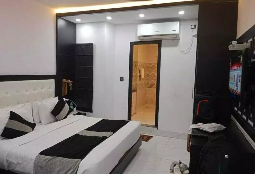 هتل Friends Club Resort & Restaurant