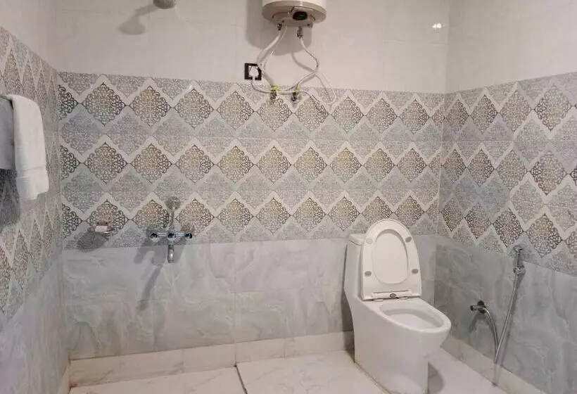 هتل Friends Club Resort & Restaurant