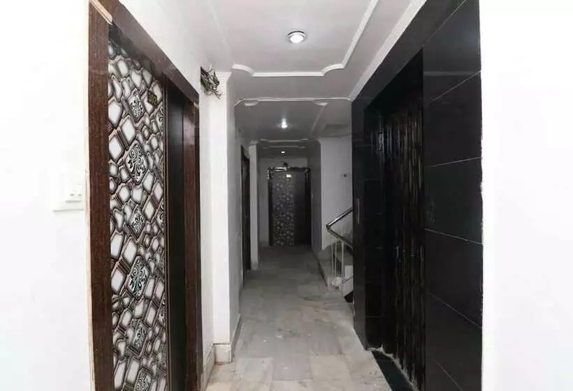 هتل Friends Club Resort & Restaurant