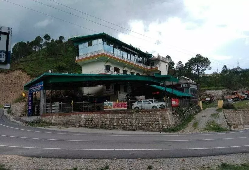 هتل Friends Club Resort & Restaurant