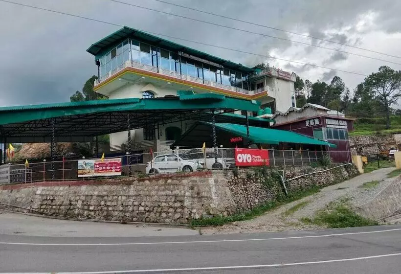 هتل Friends Club Resort & Restaurant