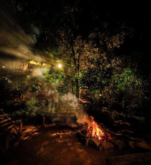 בית מלון כפרי Golden Fern Resort