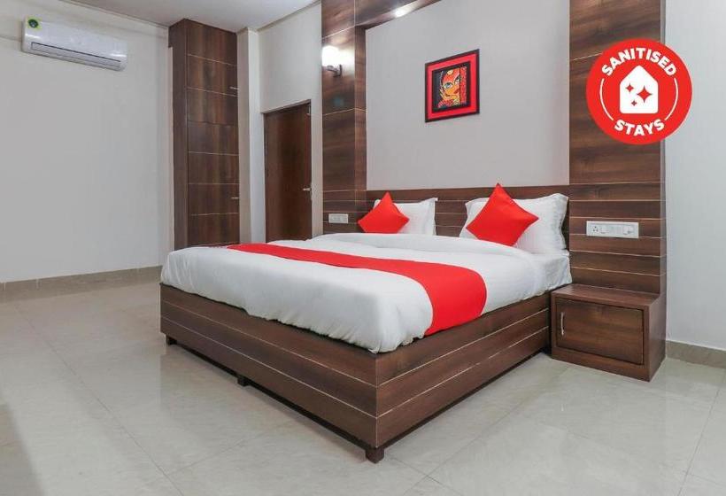 호텔 Oyo 64944 The Royal Palace