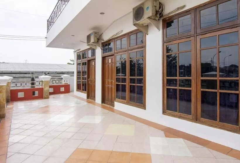 Majatalo Reddoorz Plus @ Gunungsari Surabaya