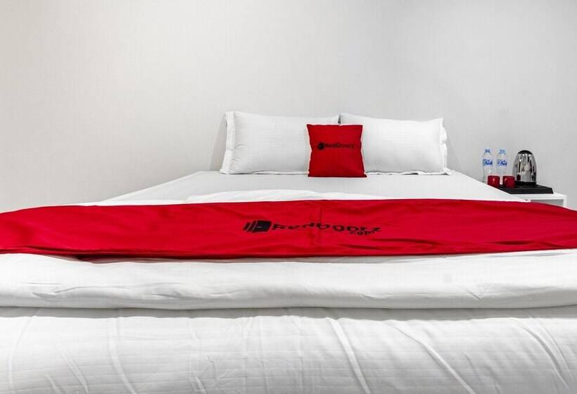 Panzió Reddoorz Plus @ Gunungsari Surabaya