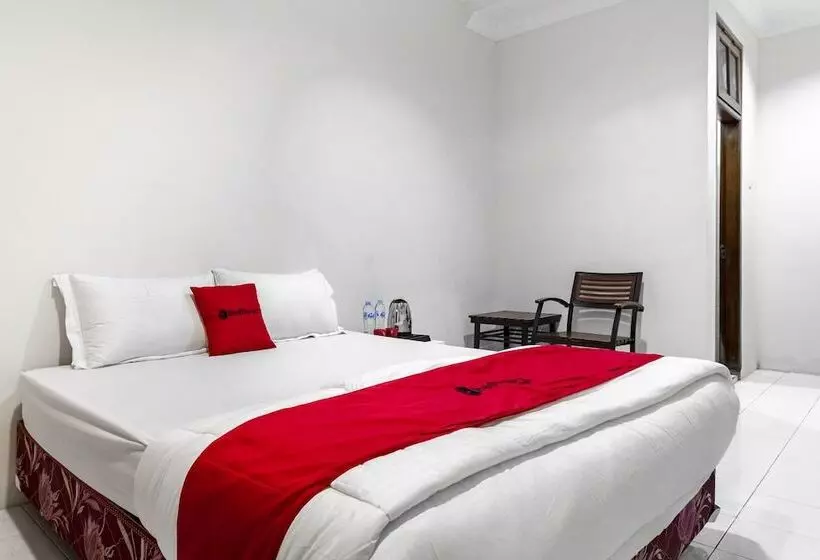 Majatalo Reddoorz Plus @ Gunungsari Surabaya