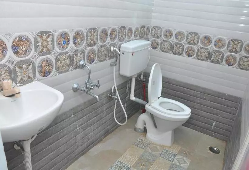 Majatalo Sripaadha Inn Kanipakam