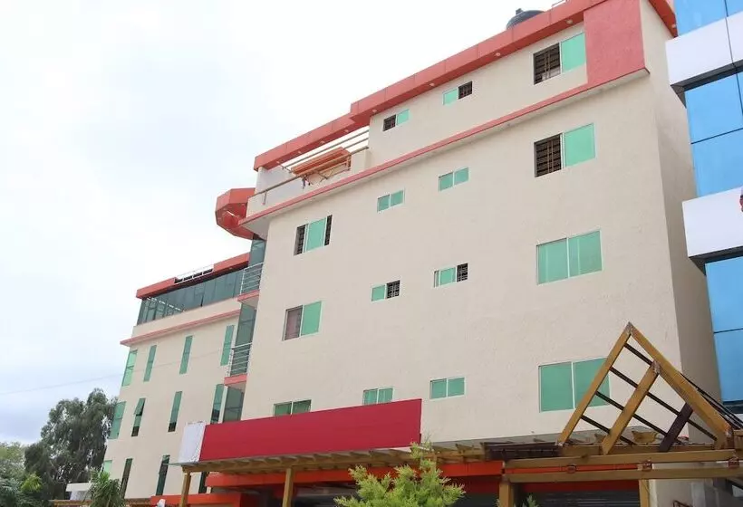 Capital O 15965 Hotel Nandi Gateway