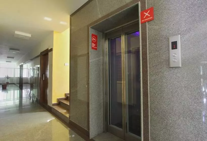 Capital O 15965 Hotel Nandi Gateway