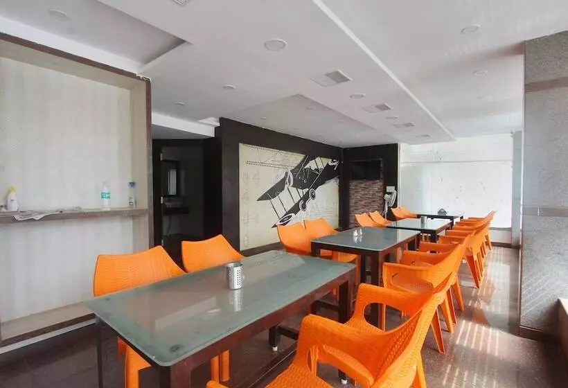 Capital O 15965 Hotel Nandi Gateway