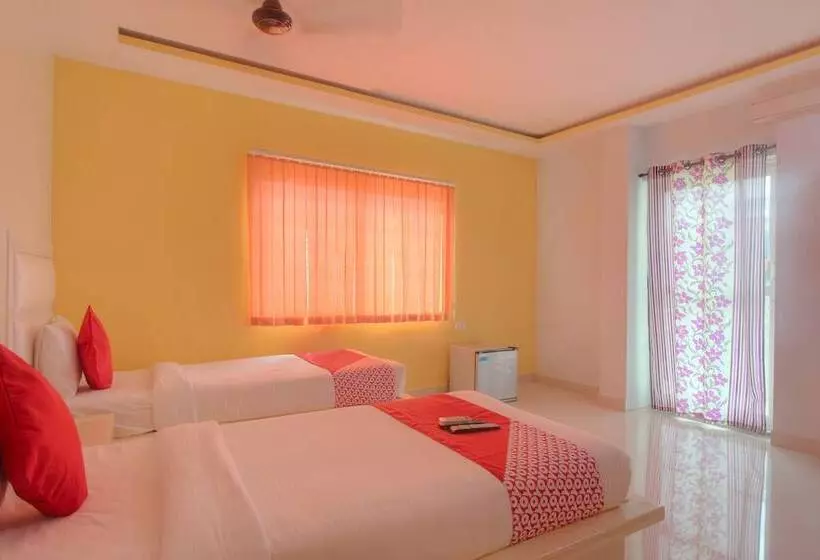 Capital O 15965 Hotel Nandi Gateway