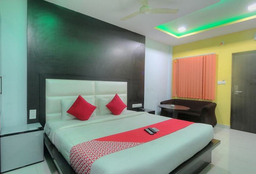 Capital O 15965 Hotel Nandi Gateway