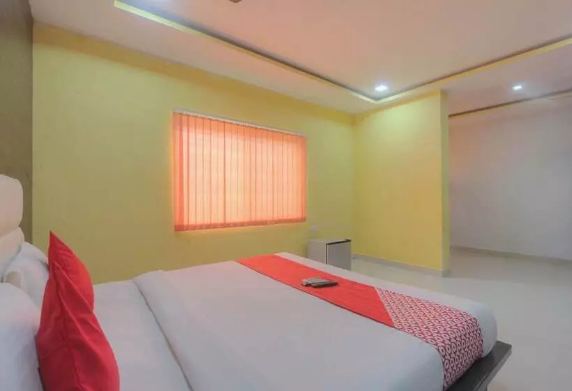 Capital O 15965 Hotel Nandi Gateway