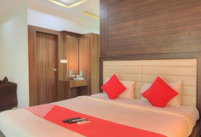 Capital O 15965 Hotel Nandi Gateway