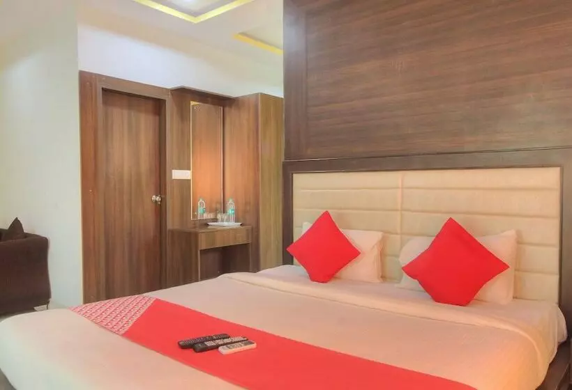 Capital O 15965 Hotel Nandi Gateway